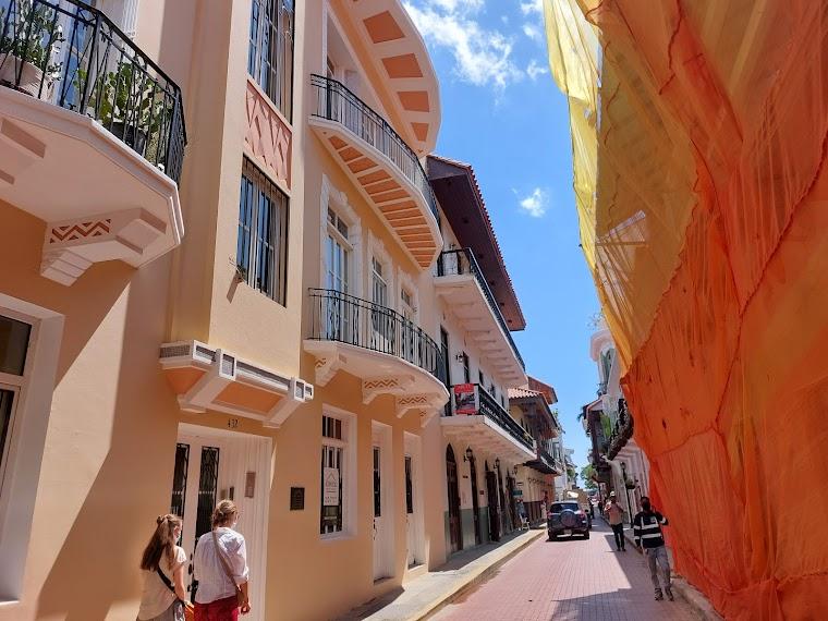 Panama City on foot hero image