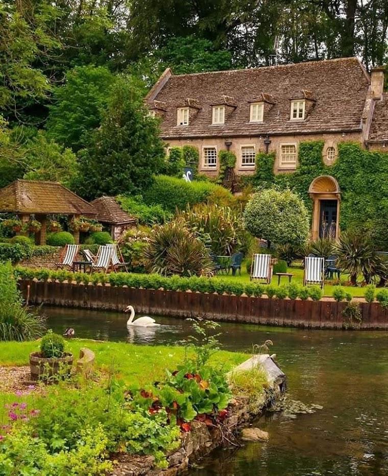 The Cotswolds hero image