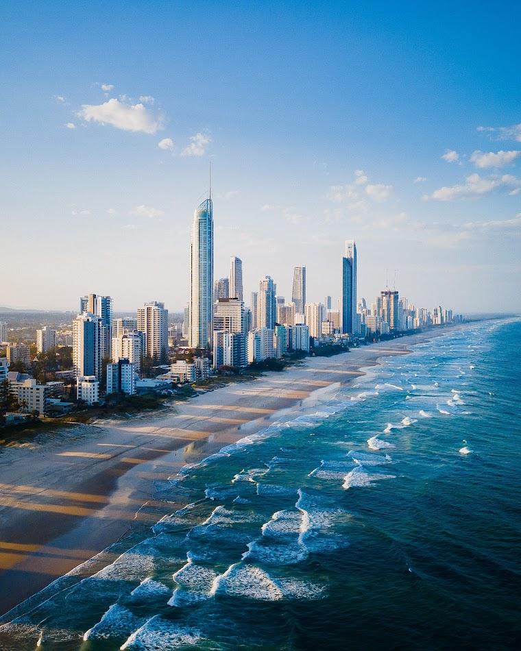 Surfers Paradise hero image