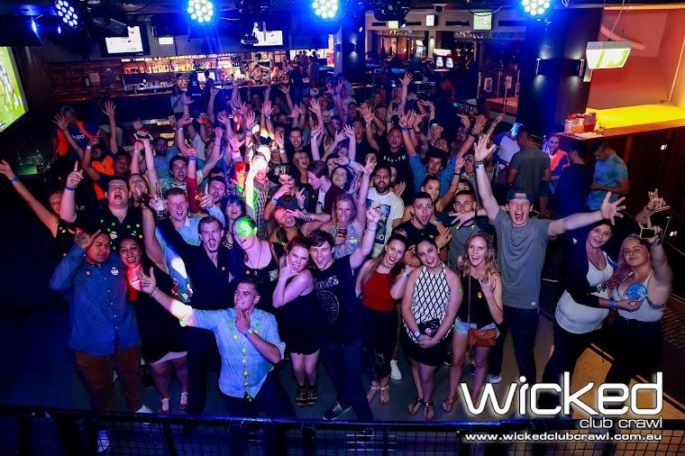 Surfers Paradise Pub Crawl hero image